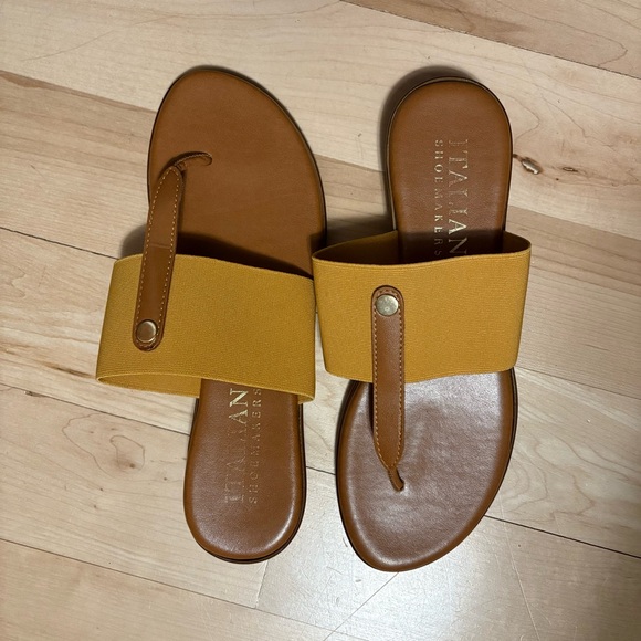 Italian Shoemakers Brown and Yellow T-strap Sandals - Picture 3 of 6
